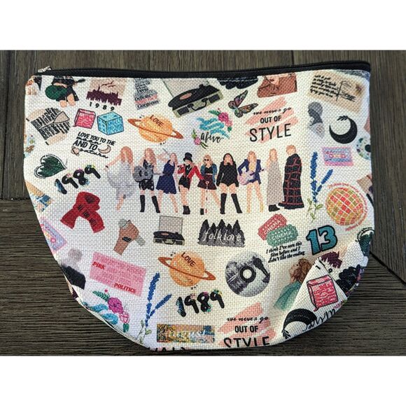 Taylor Swift Makeup Bag - Picture 1 of 3